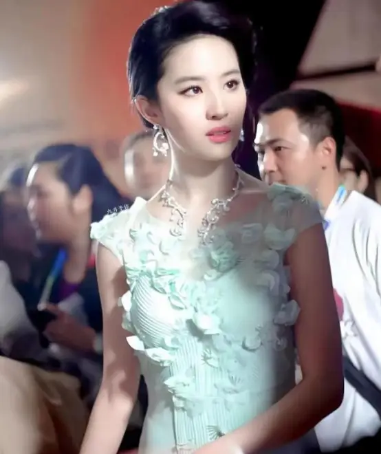 40+未婚女星生活状态_30以上女星不结婚原因_大龄女明星