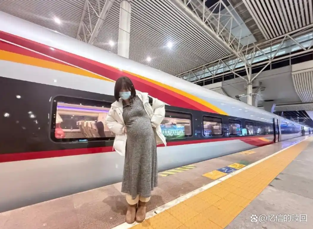 怀孕女明星大肚照_孕期身材管理明星案例_孕妇拍戏比例
